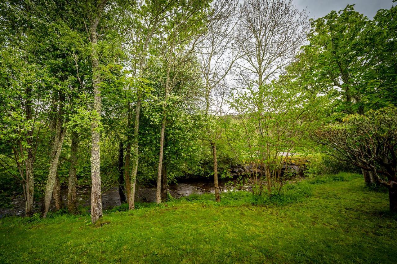 Loch Ness Bunk Inn Drumnadrochit Bagian luar foto