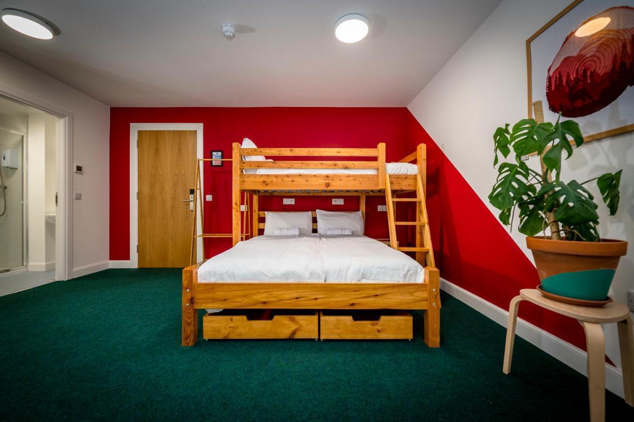 Loch Ness Bunk Inn Drumnadrochit Bagian luar foto